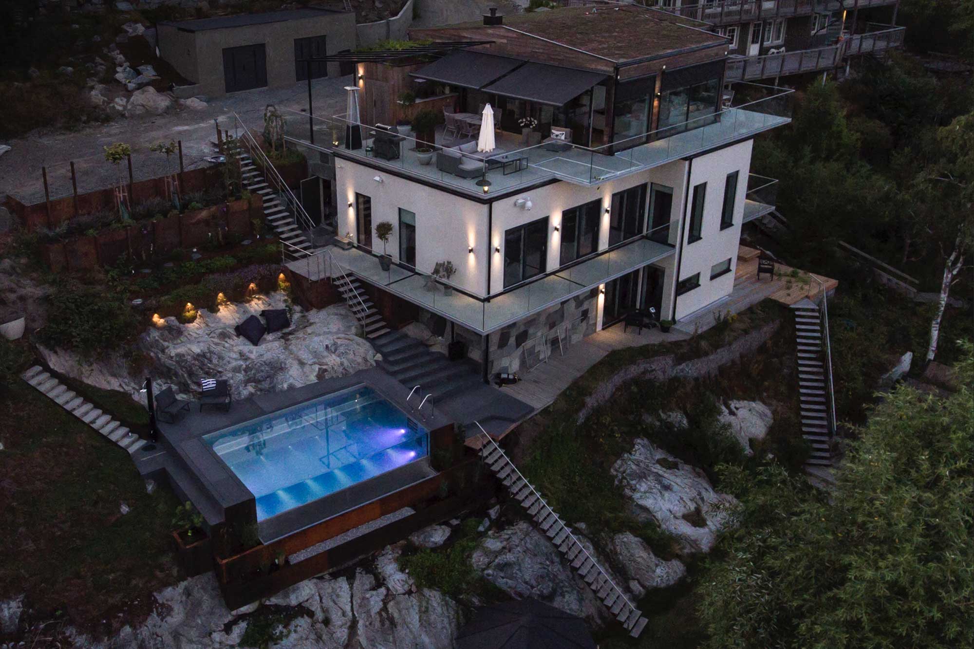 Lyxig villa på Gällstaö med pool